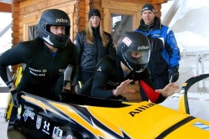 L'enterrement de vie de célibataire, une idée d'activité à la neige pour les sports d'hiver: le bobsleigh