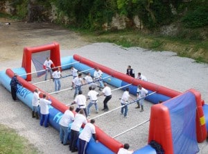 Babyfoot humain pour un enterrement vie célibataire